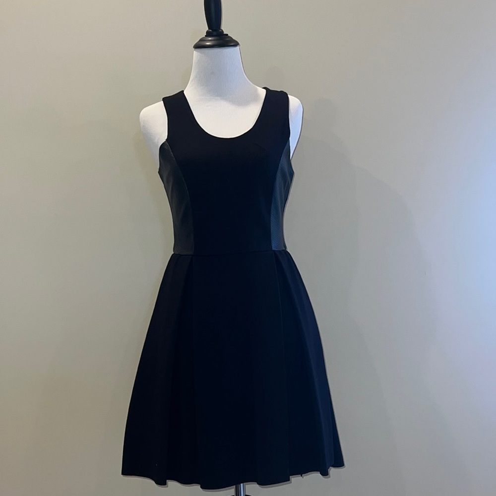 Parker black dress/ lambskin setup. fraying by the zipper that can be trimmed.